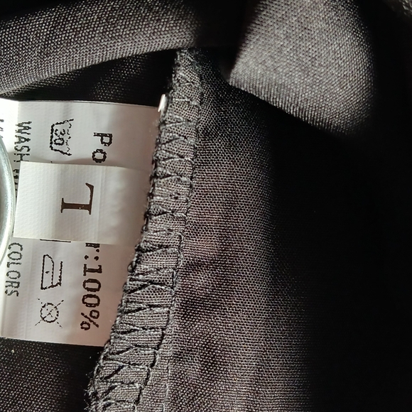 Elegant Women's Black Button Down Shirt Size L - Picture 8 of 8